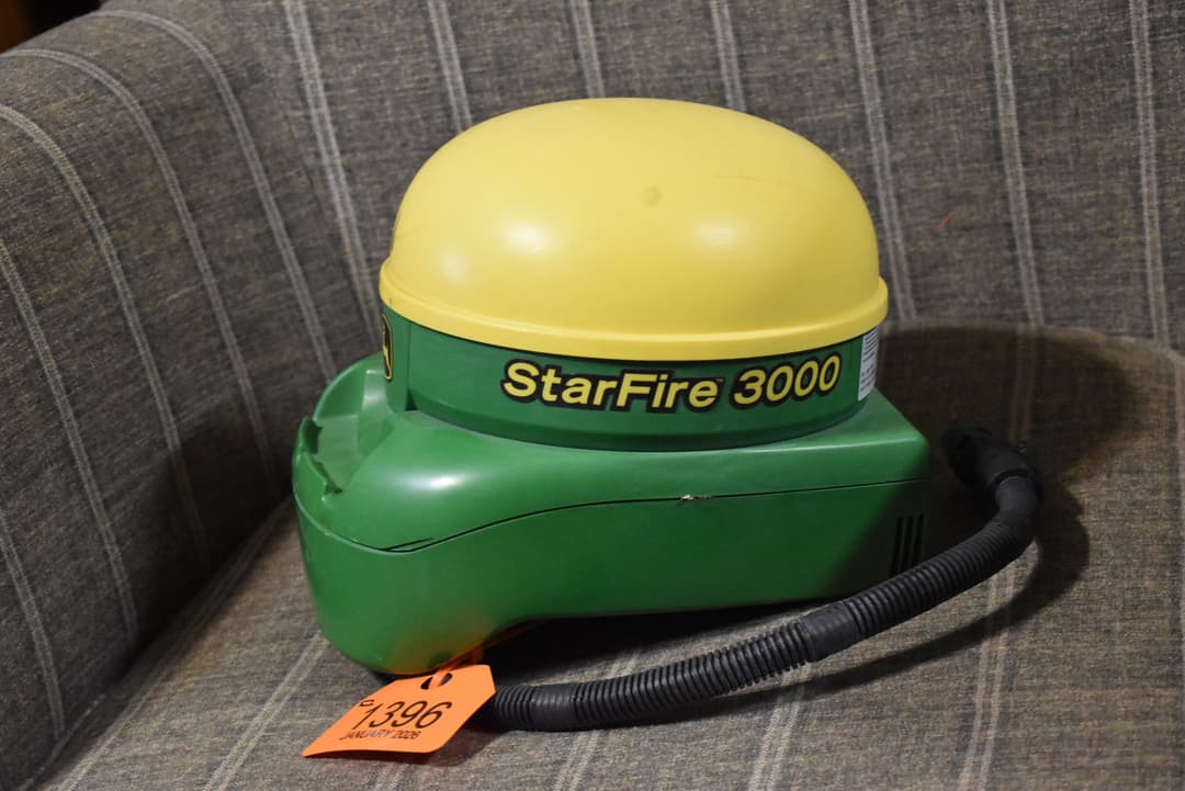 Image of John Deere StarFire 3000 Primary image