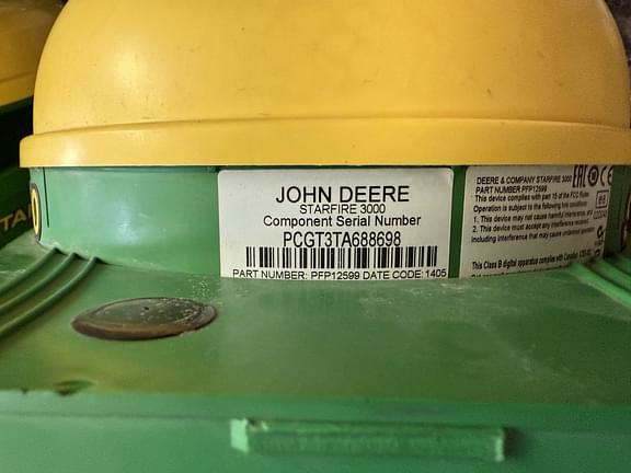 Image of John Deere StarFire 3000 equipment image 4
