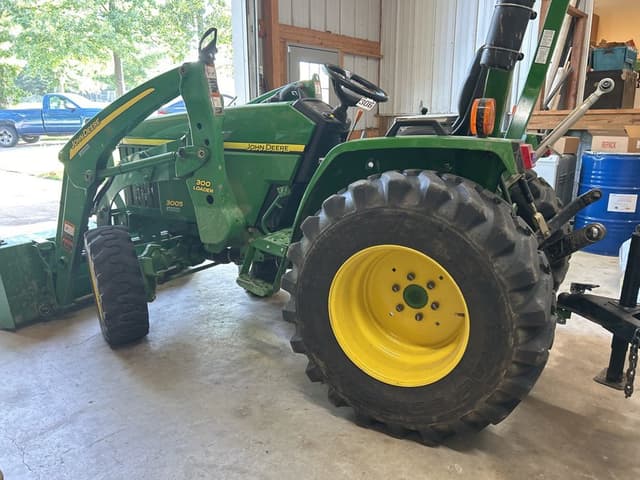 Image of John Deere 3005 equipment image 1