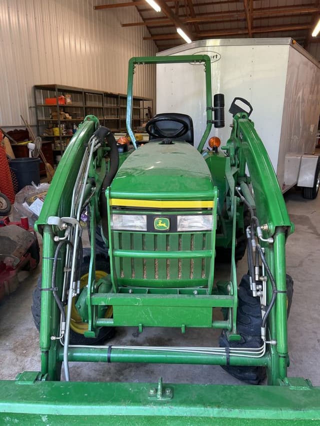 Image of John Deere 3005 equipment image 3