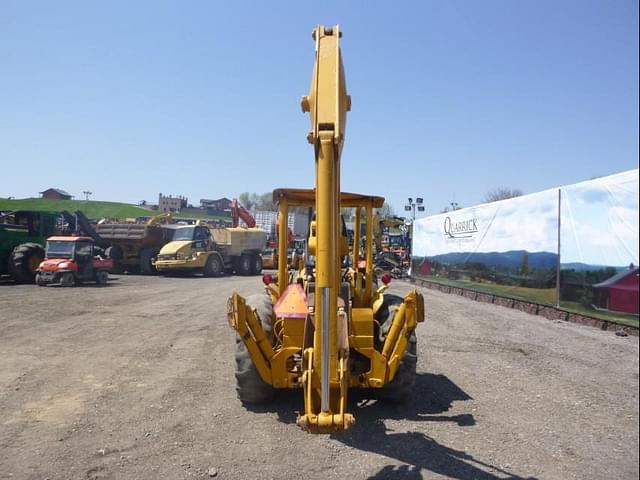 Image of John Deere 300-B equipment image 3