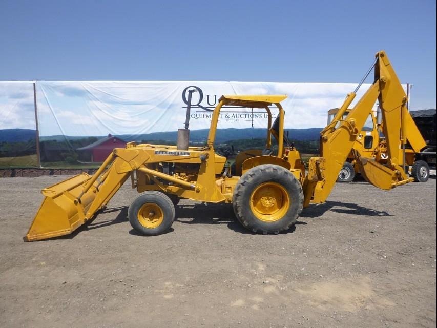 Image of John Deere 300-B Primary image