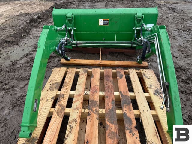 Image of John Deere 300E equipment image 2