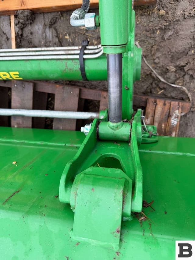 Image of John Deere 300E equipment image 4