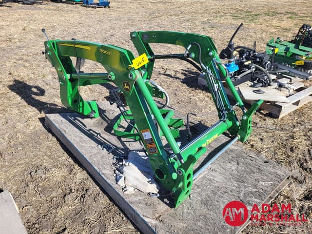 Image of John Deere 300E equipment image 1