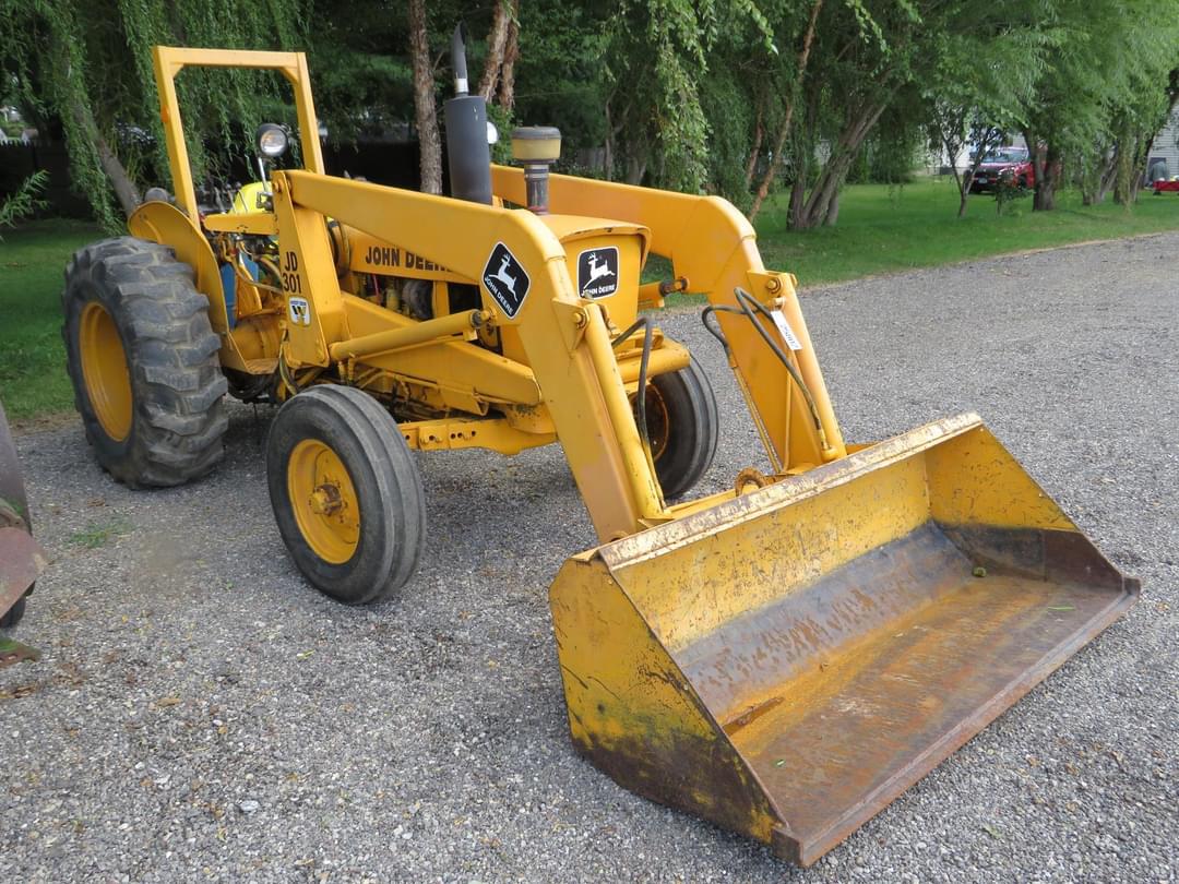 Image of John Deere 301 Primary image