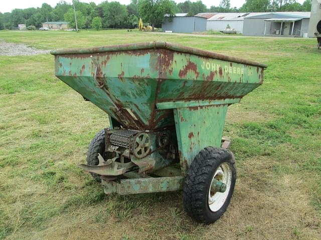 Image of John Deere 301 equipment image 2