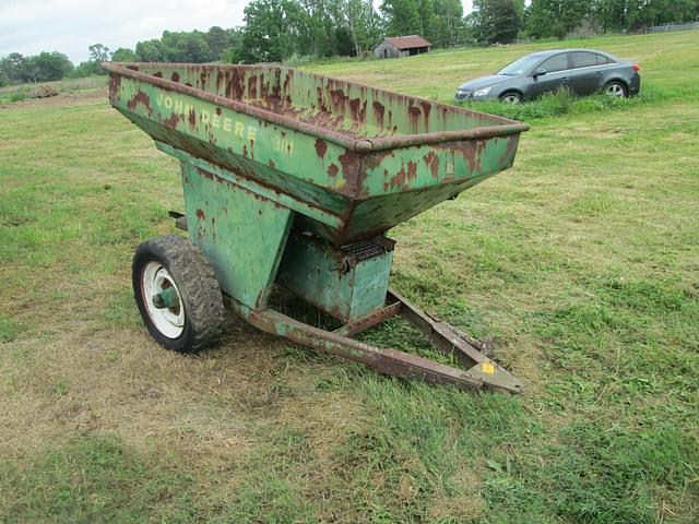 Image of John Deere 301 equipment image 1