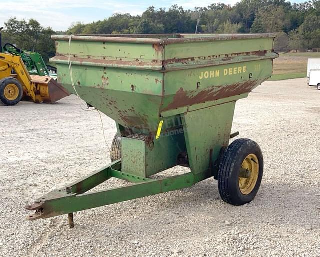 Image of John Deere 301 equipment image 1