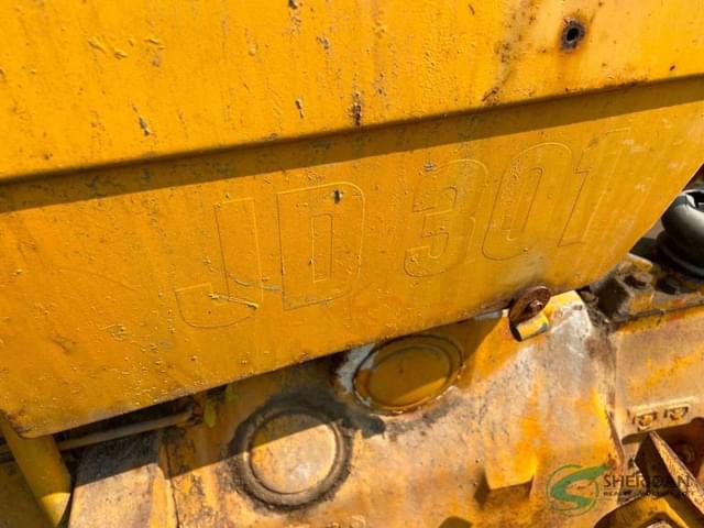 Image of John Deere 301 equipment image 4
