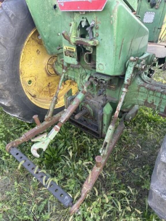 Image of John Deere 3010 equipment image 2