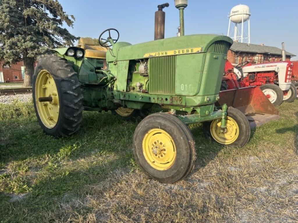 Image of John Deere 3010 Primary image