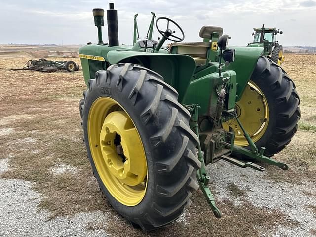 Image of John Deere 3010 equipment image 2