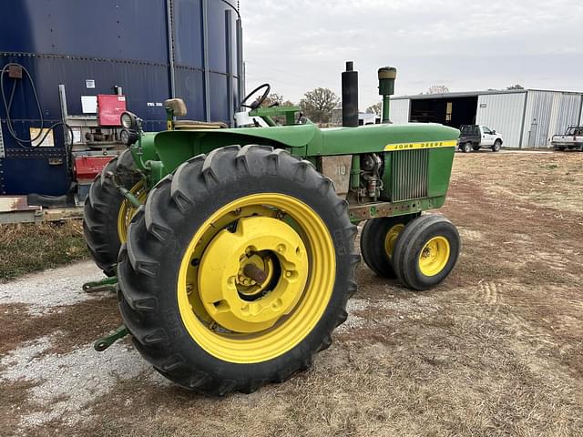 Image of John Deere 3010 equipment image 4