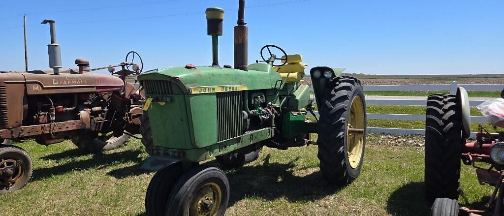 Image of John Deere 3010 Primary image