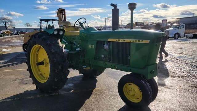Image of John Deere 3010 equipment image 4