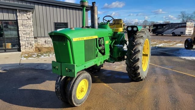 Image of John Deere 3010 equipment image 3
