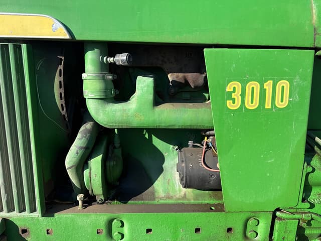 Image of John Deere 3010 equipment image 4