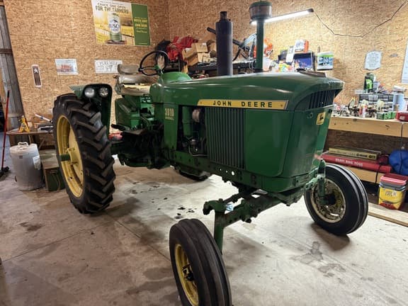 Image of John Deere 3010 equipment image 1