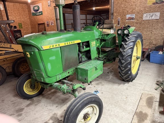 John Deere 3010 Equipment Image0