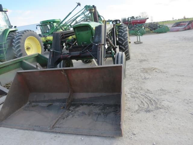 Image of John Deere 3010 equipment image 1