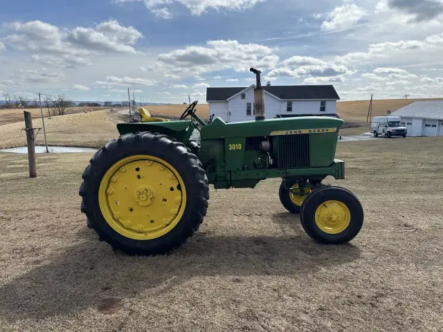 Image of John Deere 3010 equipment image 2
