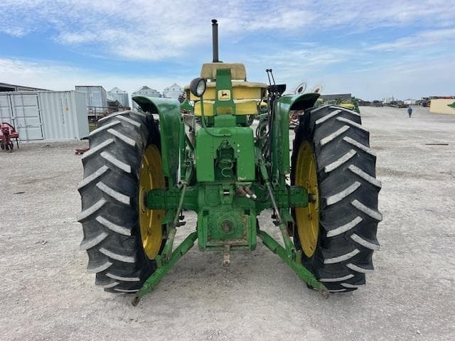Image of John Deere 3010 equipment image 4