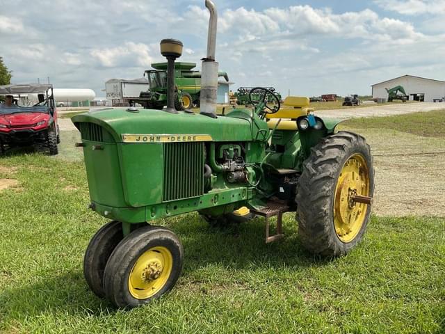 Image of John Deere 3010 equipment image 2