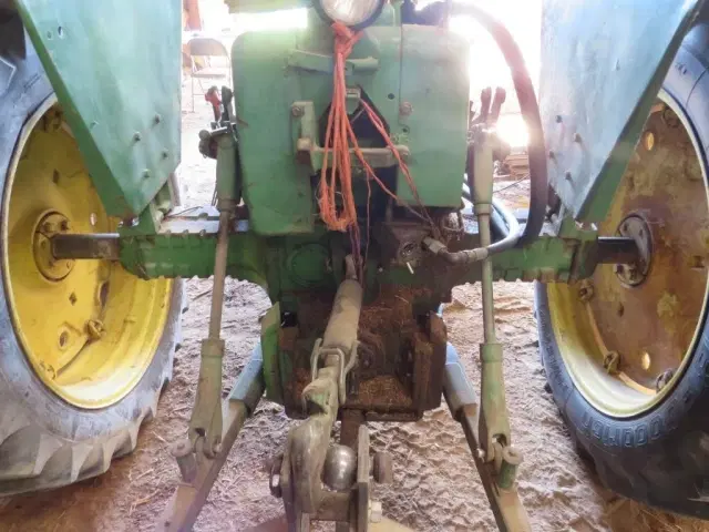Image of John Deere 3010 equipment image 1