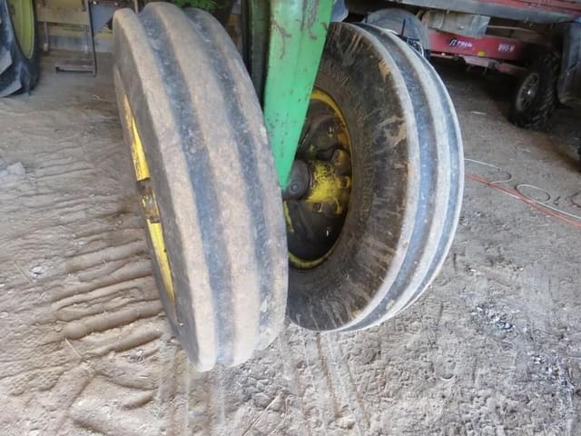 Image of John Deere 3010 equipment image 4