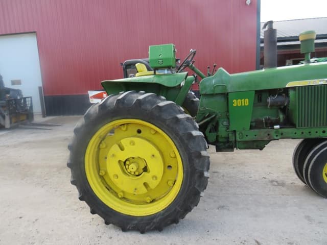 Image of John Deere 3010 equipment image 4