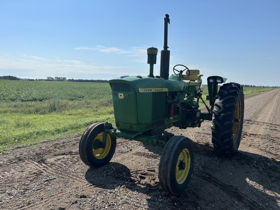 Image of John Deere 3010 Primary image