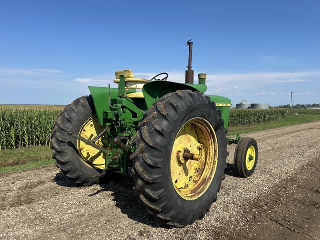 Image of John Deere 3010 equipment image 3