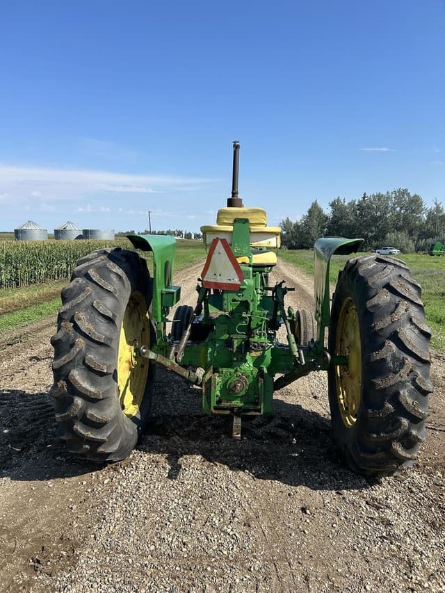 Image of John Deere 3010 equipment image 4