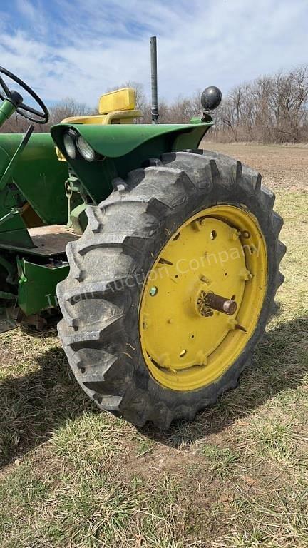 Image of John Deere 3010 equipment image 3