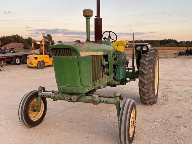 Image of John Deere 3010 equipment image 3