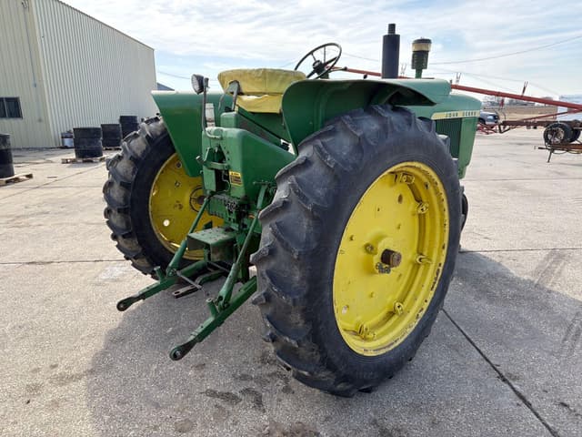 Image of John Deere 3010 equipment image 3