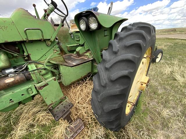 Image of John Deere 3010 equipment image 4