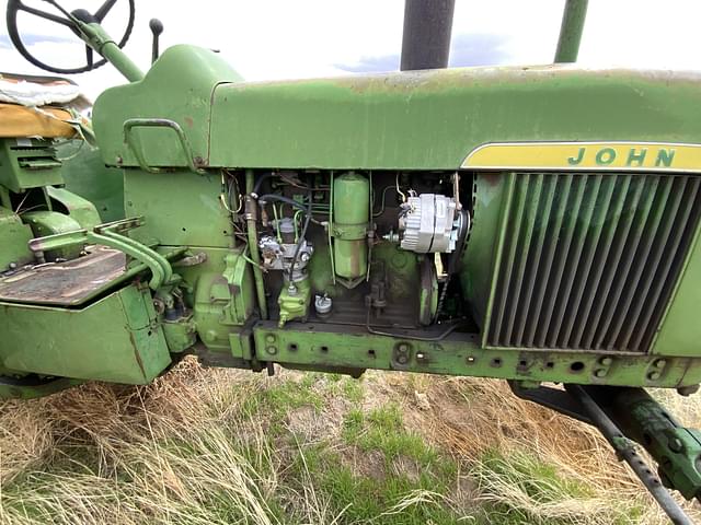 Image of John Deere 3010 equipment image 4