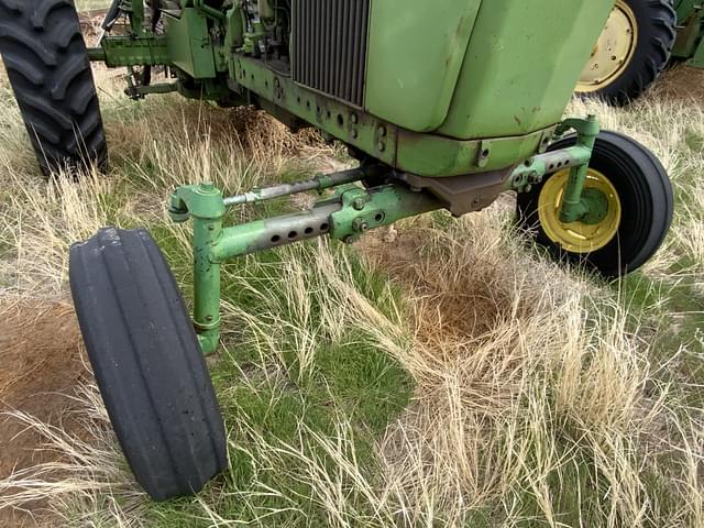 Image of John Deere 3010 equipment image 2