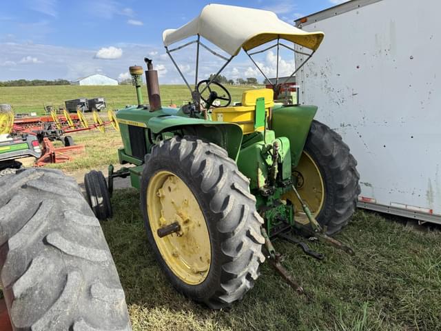 Image of John Deere 3010 equipment image 3