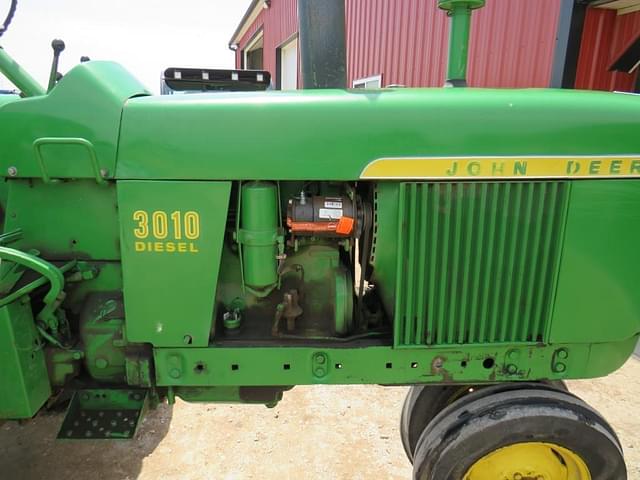Image of John Deere 3010 equipment image 3