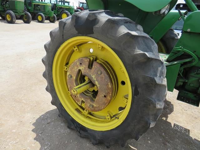 Image of John Deere 3010 equipment image 4
