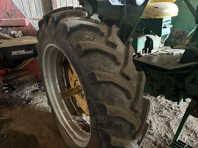 Image of John Deere 3010 equipment image 4