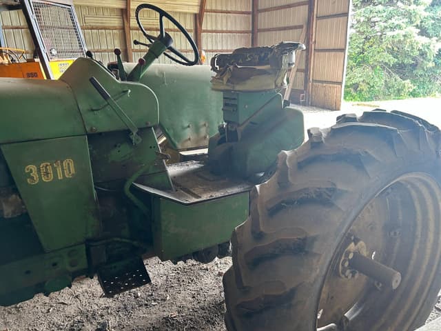 Image of John Deere 3010 equipment image 3
