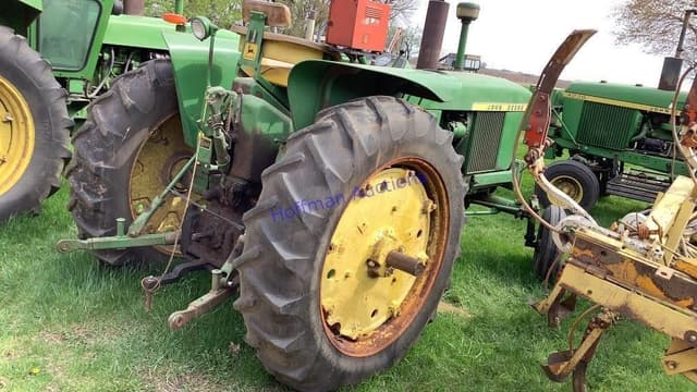Image of John Deere 3010 equipment image 3