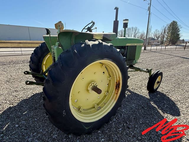 Image of John Deere 3010 equipment image 3