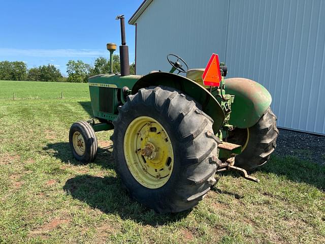 Image of John Deere 3010 equipment image 1