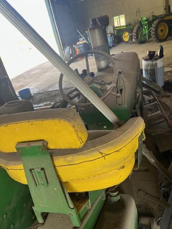 Image of John Deere 3010 equipment image 2