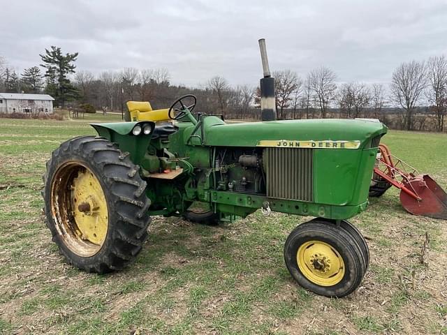 Image of John Deere 3010 equipment image 2